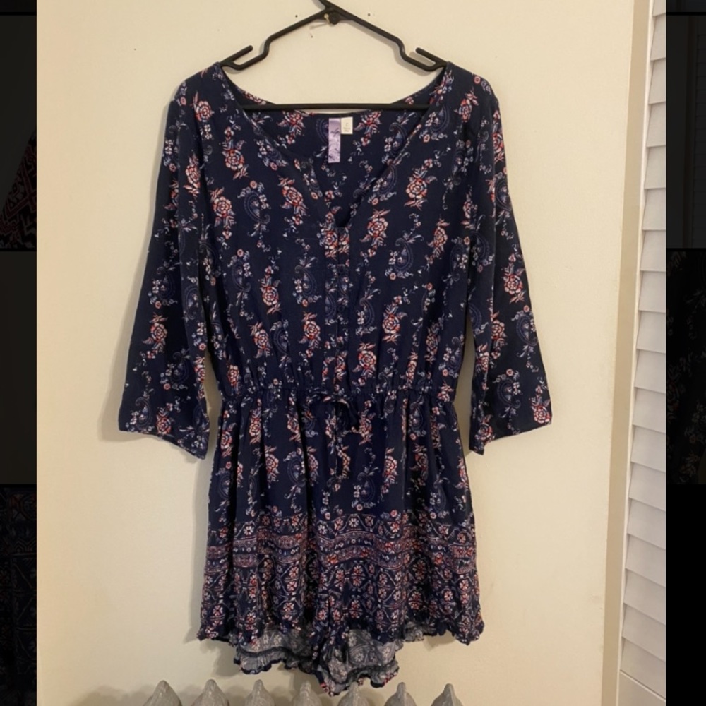 Francesca’s Blue Patterned Romper